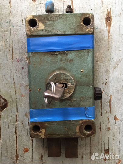 Замок гаражный накладной