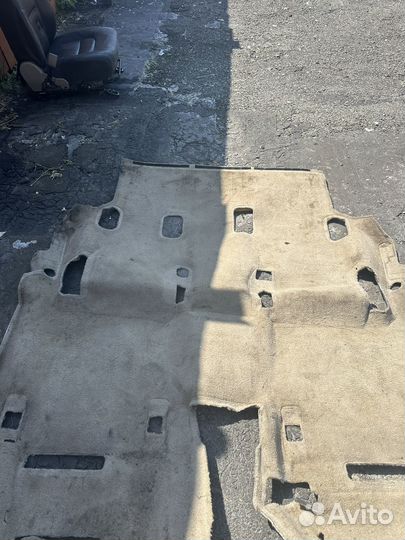 Ковер пола Тойота Ленд Крузер J200