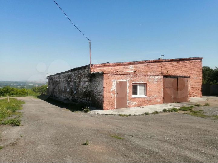 Здание, 1200 м²