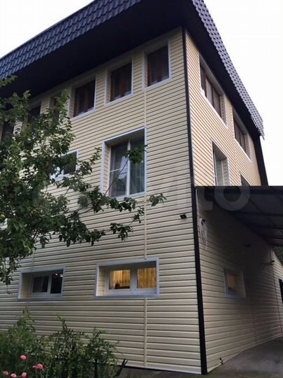 Дом 201 м² на участке 6 сот.