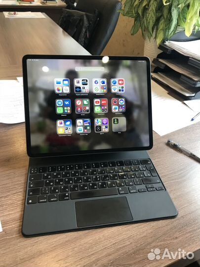iPad pro 12 9 5 поколение c Клавиатурой