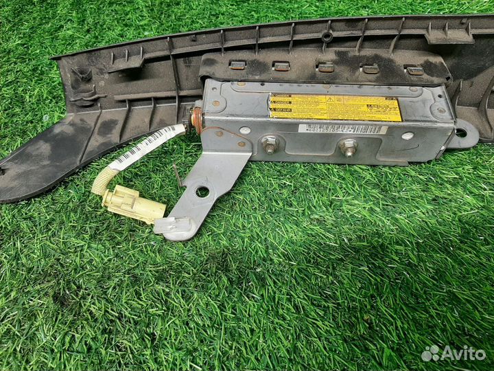 В наличии: Подушка безопасности Lexus GS300 3