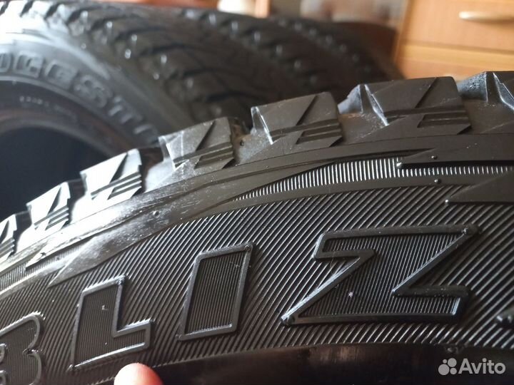 Bridgestone Blizzak DM-V1 225/65 R17 102R