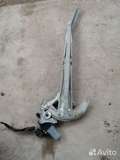 Стеклоподъемник передний правый Toyota Passo KGC10