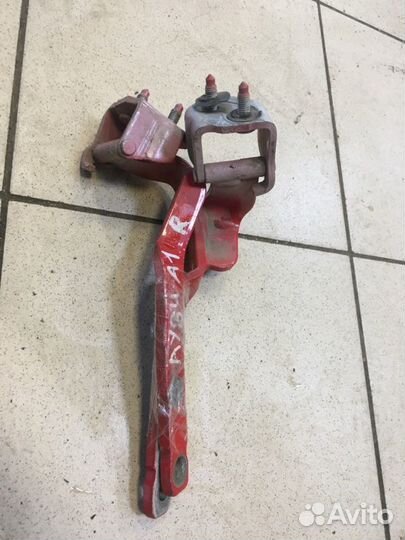 Петля багажника Audi A1