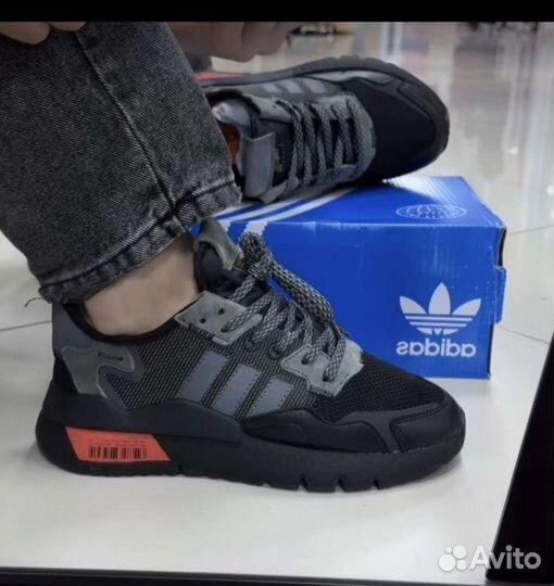 Кроссовки adidas
