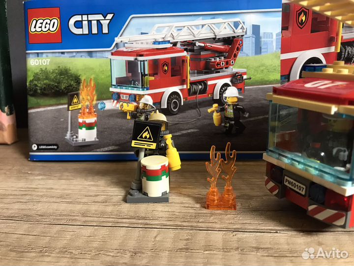 Продам Lego City (60107)