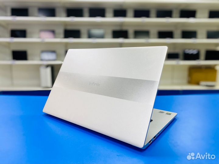 Ноутбук I3 1005G1/SSD 256gb/15.6