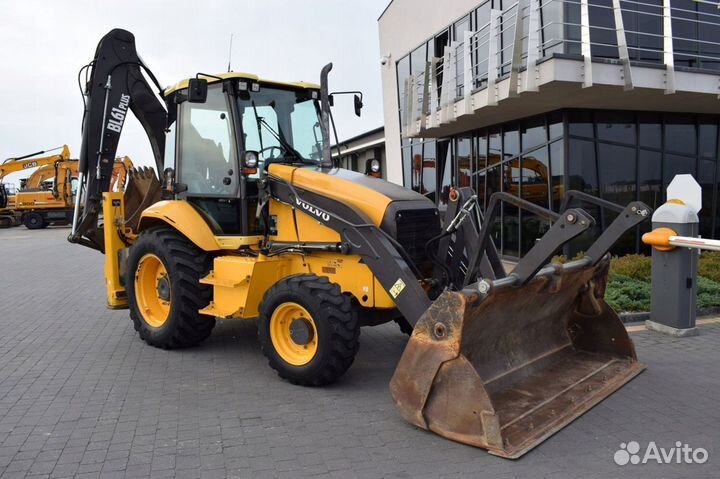 Стекло лобовое верхние Jcb 3cx-4cх 2015