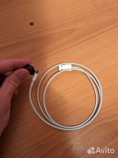 Оригинальный провод на iPhone