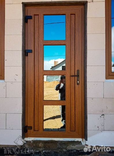 Дверь пвх С наружней ламинацией. золотой дуб