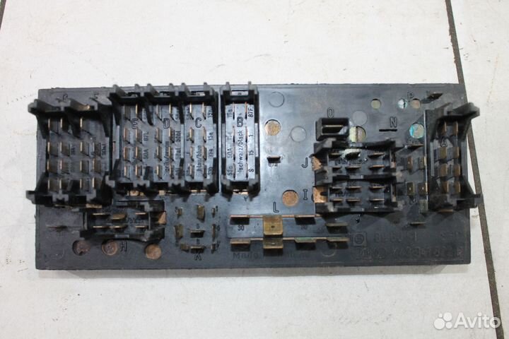 Блок предохранителей для Audi 80/90 (B4)