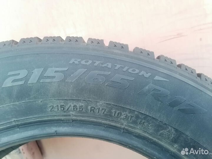 Pirelli Ice Zero 215/65 R17