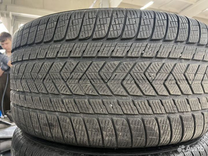 Pirelli Scorpion Winter 275/40 R21 и 305/35 R21