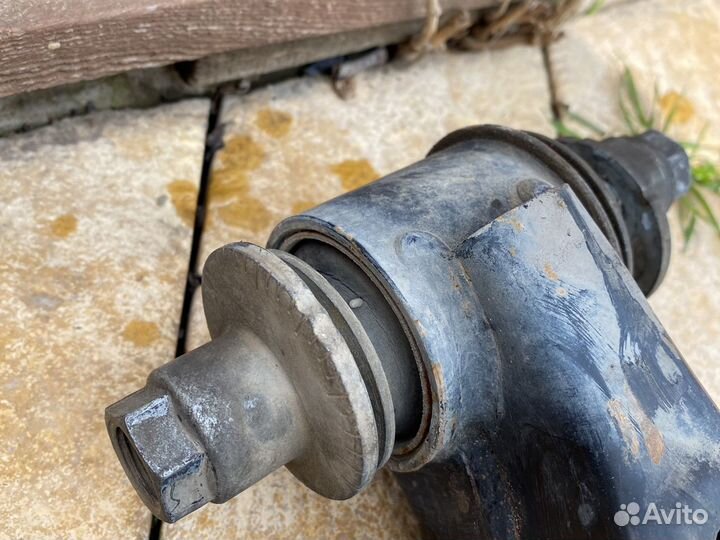 Lexus Lx570 Рычаг нижний