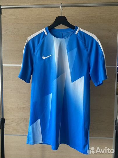 Тренировочные вещи Nike