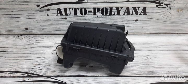 Корпус воздушного фильтра Opel Astra H Family 1.8