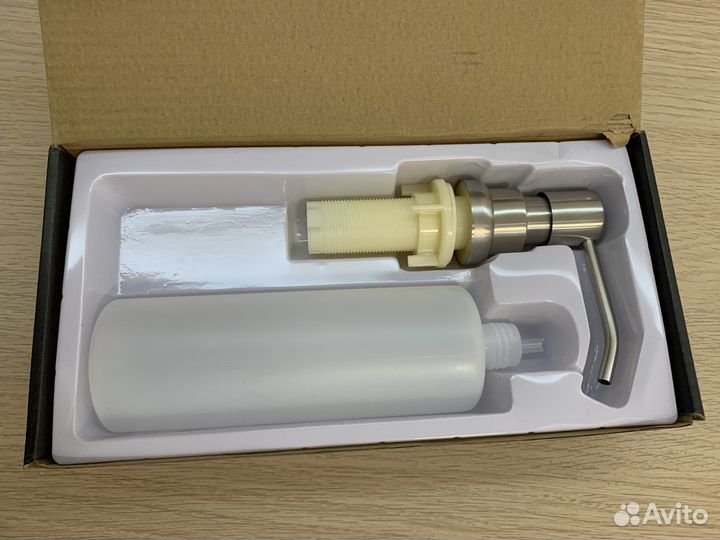 Дозатор для жидкого мыла врезной