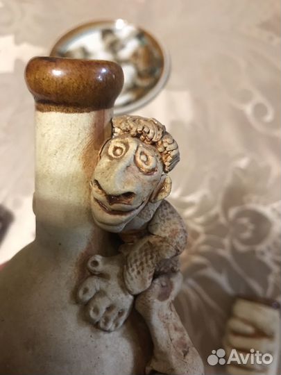 Сувенирная бутылка с шестью стопками