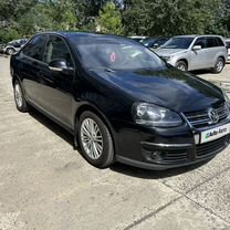 Volkswagen Jetta 1.6 AT, 2010, 176 350 км, с пробегом, цена 765 000 руб.