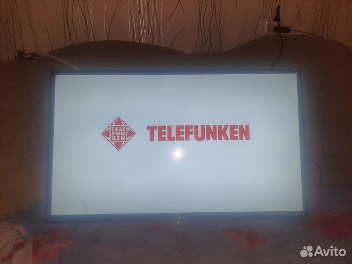 Телевизор SMART tv 32 дюйма telefunken