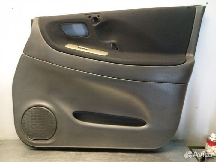 Обшивка двери передняя правая Suzuki Liana ER M16A