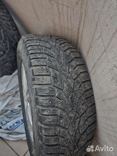 Gislaved Nord Frost 200 SUV 235/65 R17