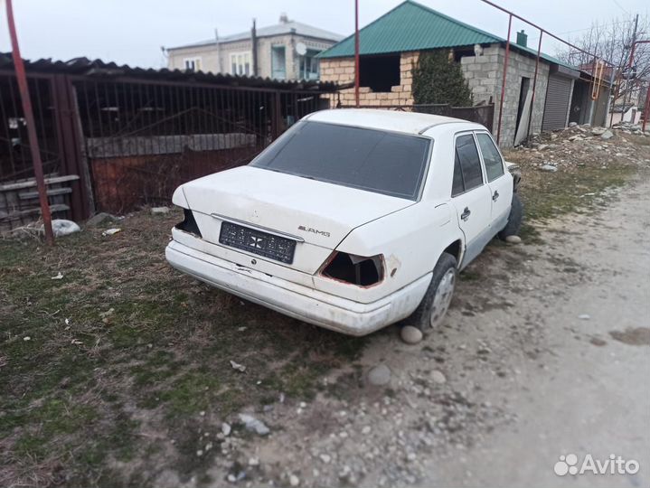 Капот на Mercedes w124