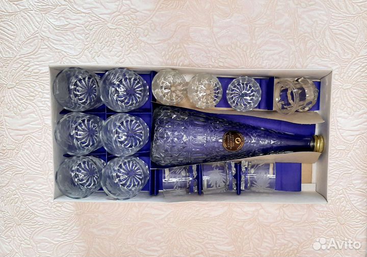 Набор для застолий из стекла с узором