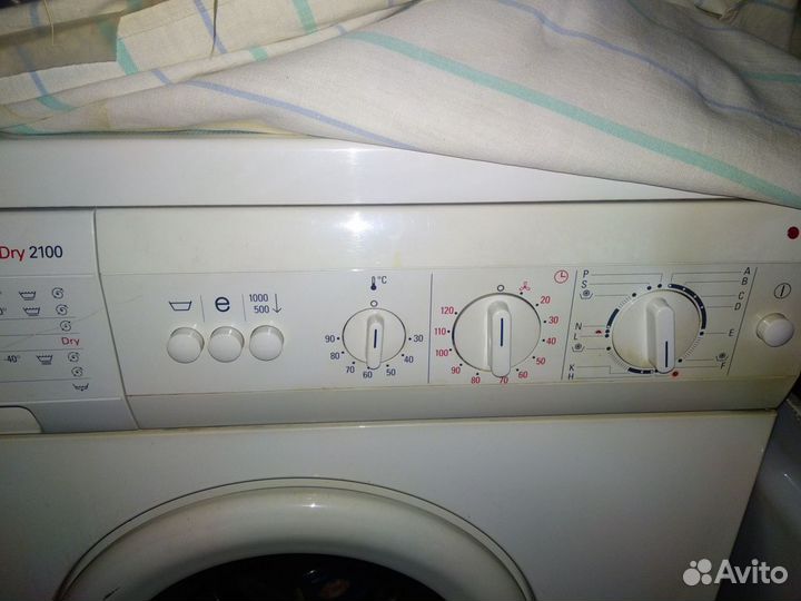Стиральная машина Siemens Wash&Dry 2100
