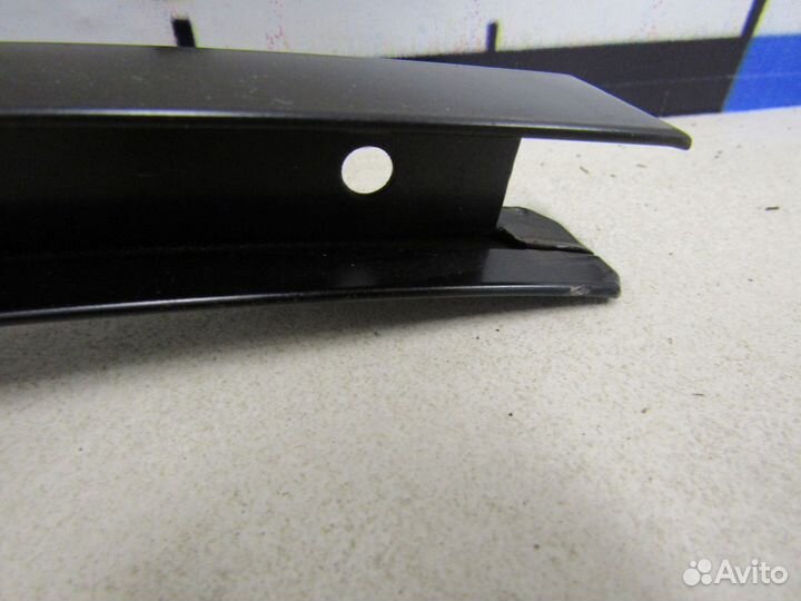 Направляющая стекла Passat B6 2005-2010