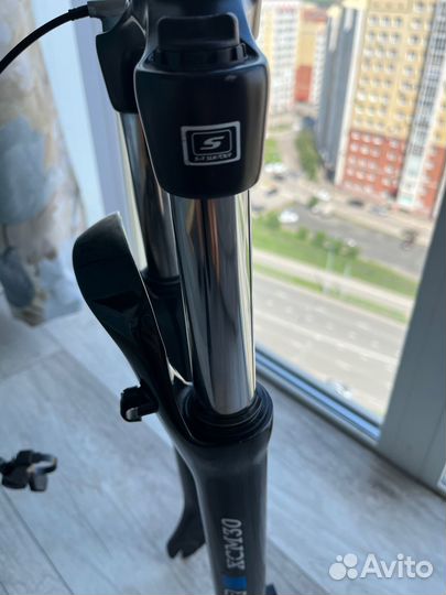 Вилка велосипедная 29 SR Suntour XCM RL, 100мм ход