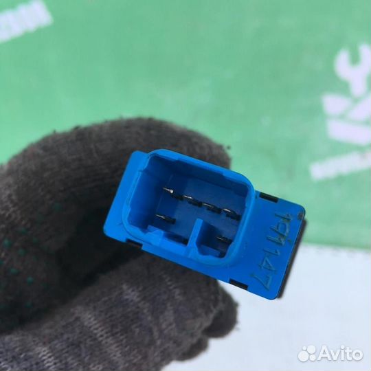 Кнопка обогрева сидений Тойота Королла Е120