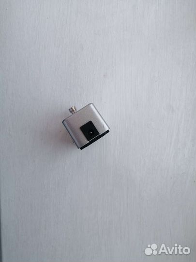 Гитарный/ басовый хроматический тюнер Rowin