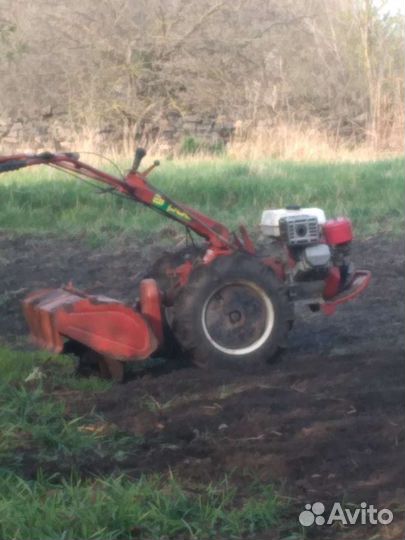 Вспашка земли мотоблоком (плуг, активная фреза)