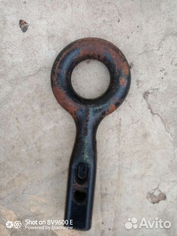 Буксировочный крюк