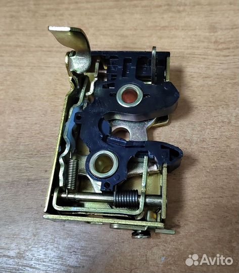 Замок задней правой двери Chery Amulet (новый)