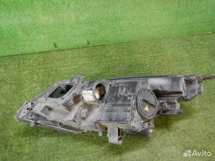 Фара правая Opel Zafira C