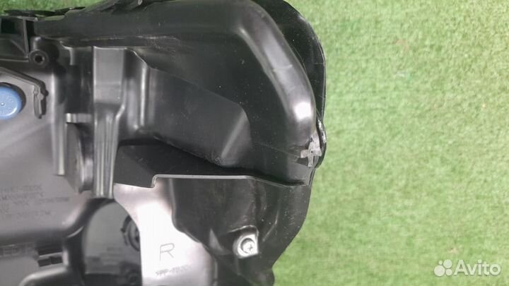 Фара передняя (комплект) Toyota Land Cruiser