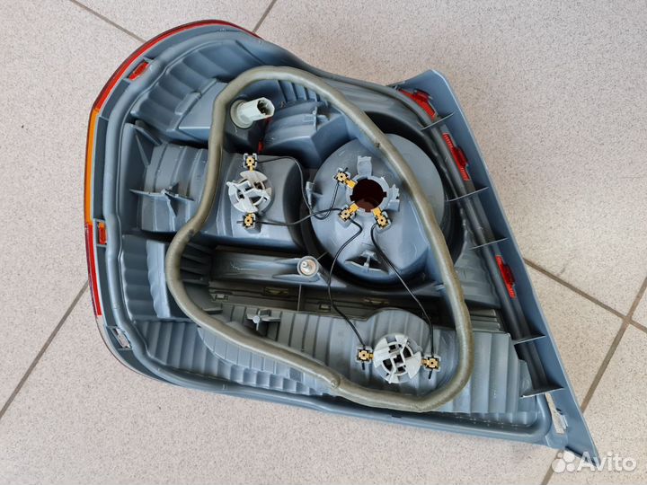 Фонарь задний правый Toyota Echo