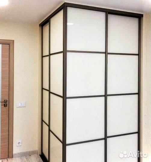 Раздвижная перегородка с матовым стеклом