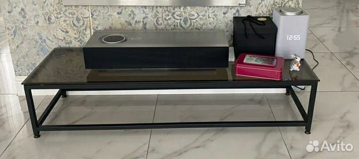 Стеклянная тумба под тв
