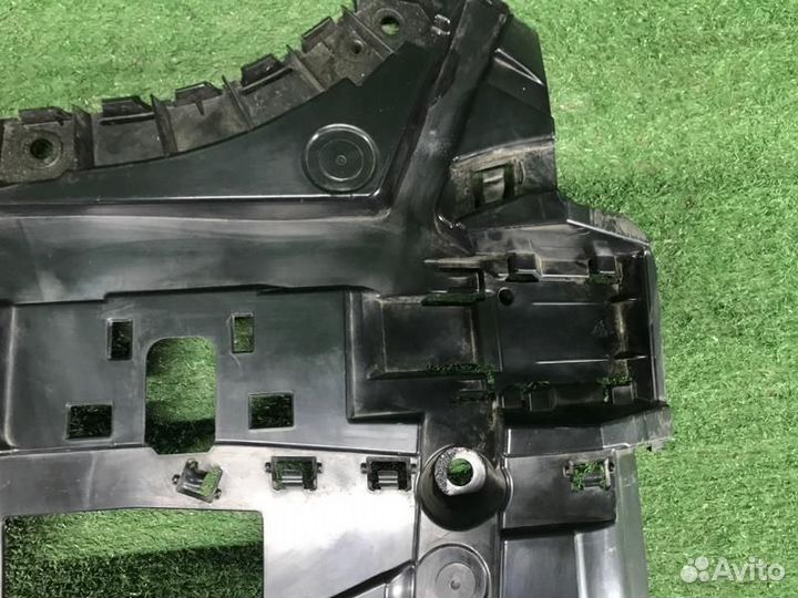 Кронштейн заднего бампера левый BMW 7er G11 / G12