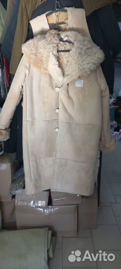 Тулуп постовой белого цвета