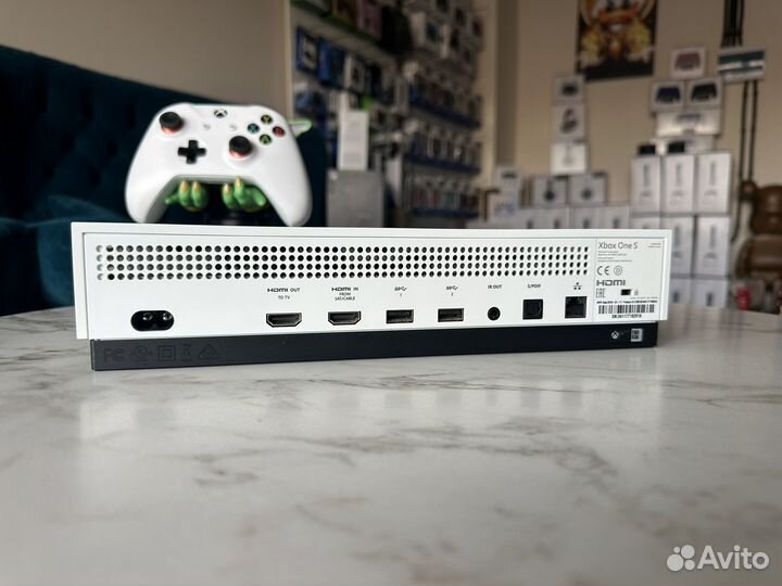 Xbox One S 1TB гарантия отличное состояние