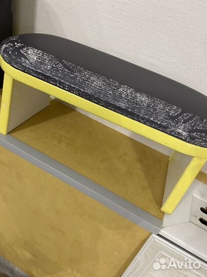 Маникюрный стол