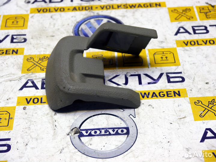 Заглушка крепления сиденья левая Вольво XC90