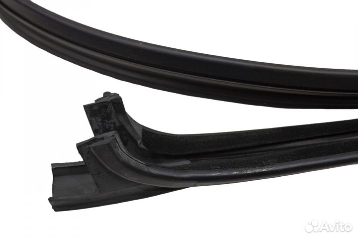 Уплотнитель ваз-21214 опускного стекла передней двери верхний правый (брт) LADA