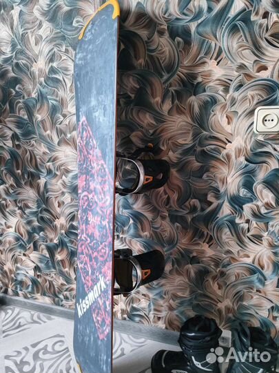 Сноуборд с креплением и ботинки