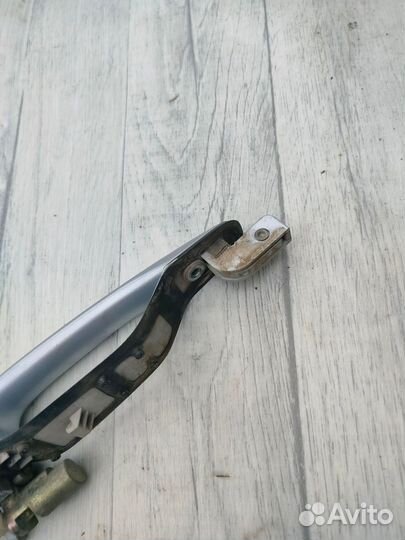 Ручка двери передняя правая Mitsubishi Outlander I